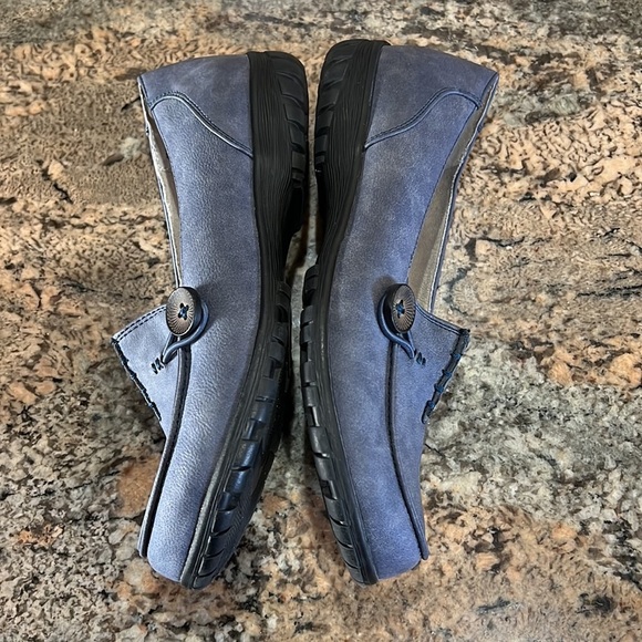 White Mountain Shoes - White Mt. Loafers